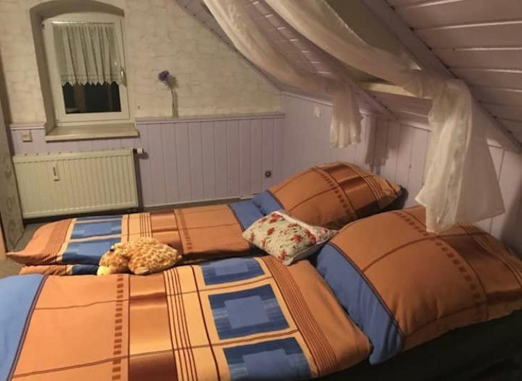 Gemuetliche 3 Raum Wohnung Im Dachgeschoss Ehrenfriedersdorf Kültér fotó